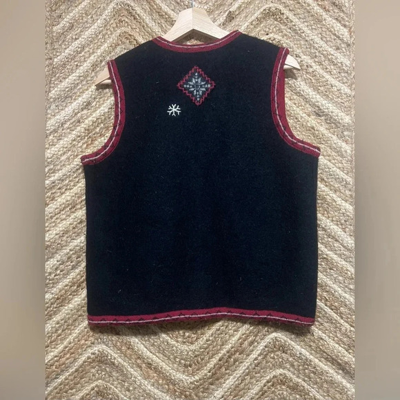 Vintage Woolrich Women's Embroidered Snowflake Sweater Vest,Size Small - Picture 5 of 8